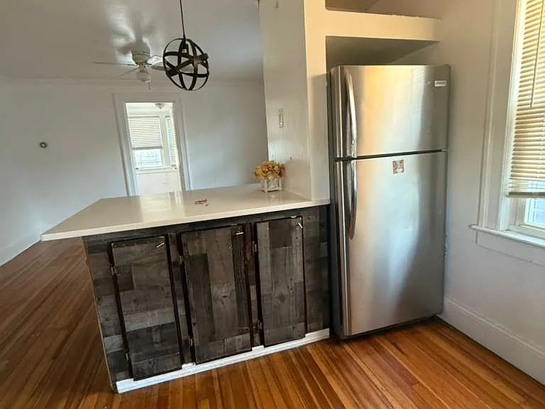290 Roberts Ave #2 — Photo 5