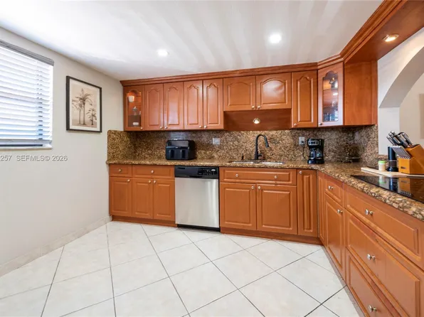4975 E Sabal Palm Blvd APT 309, Tamarac, FL 33319