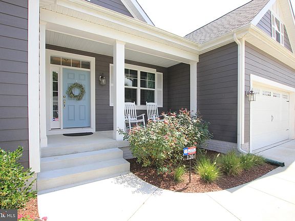 3rd image of 120 Oysterman Dr