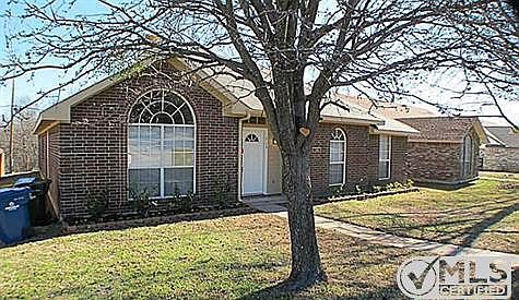 4th image of 714 Oakbrook Ln