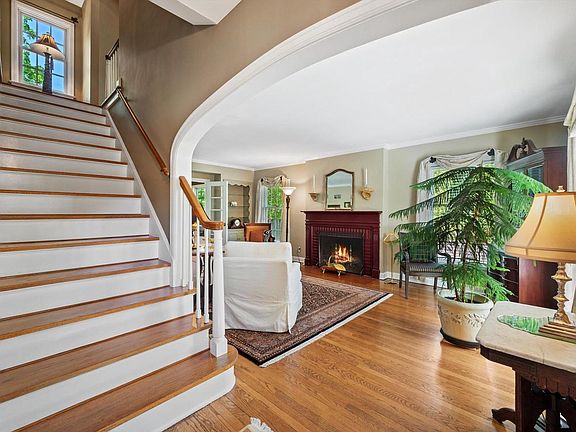 2nd image of 6175 N Kent AVENUE