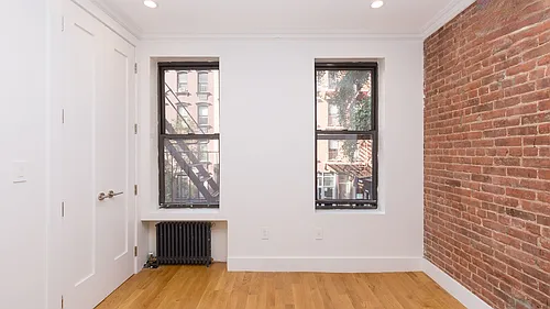 236 E 24th St #2A Photo 1