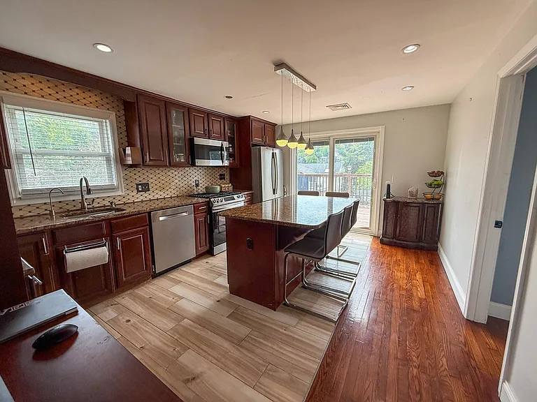 300 Mountain Ave #2 — Photo 21