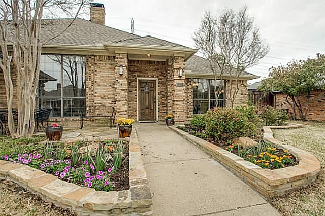 1st image of 2536 Briardale Dr
