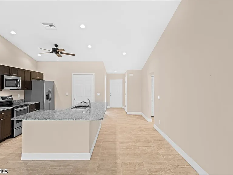 3509 SW Santa Barbara Pl — Photo 8