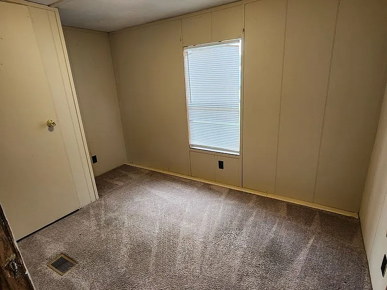 1219 W Oglethorpe Hwy — Photo 17
