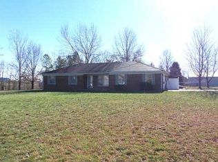 6411 Oak Grove Rd, Newburgh, IN 47630