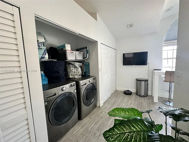 10807 NW 8th St #7U6 — Photo 10