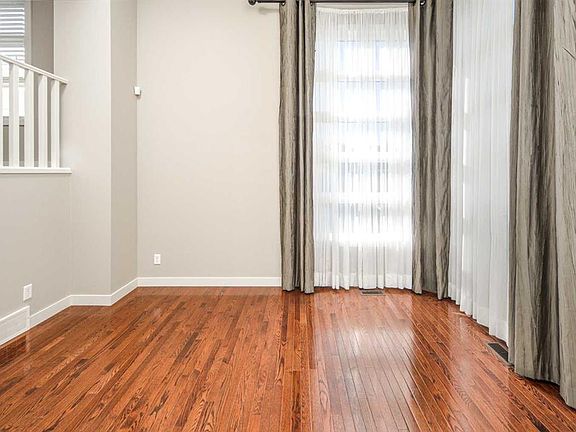5th image of 158 Aspen Hills Way SW