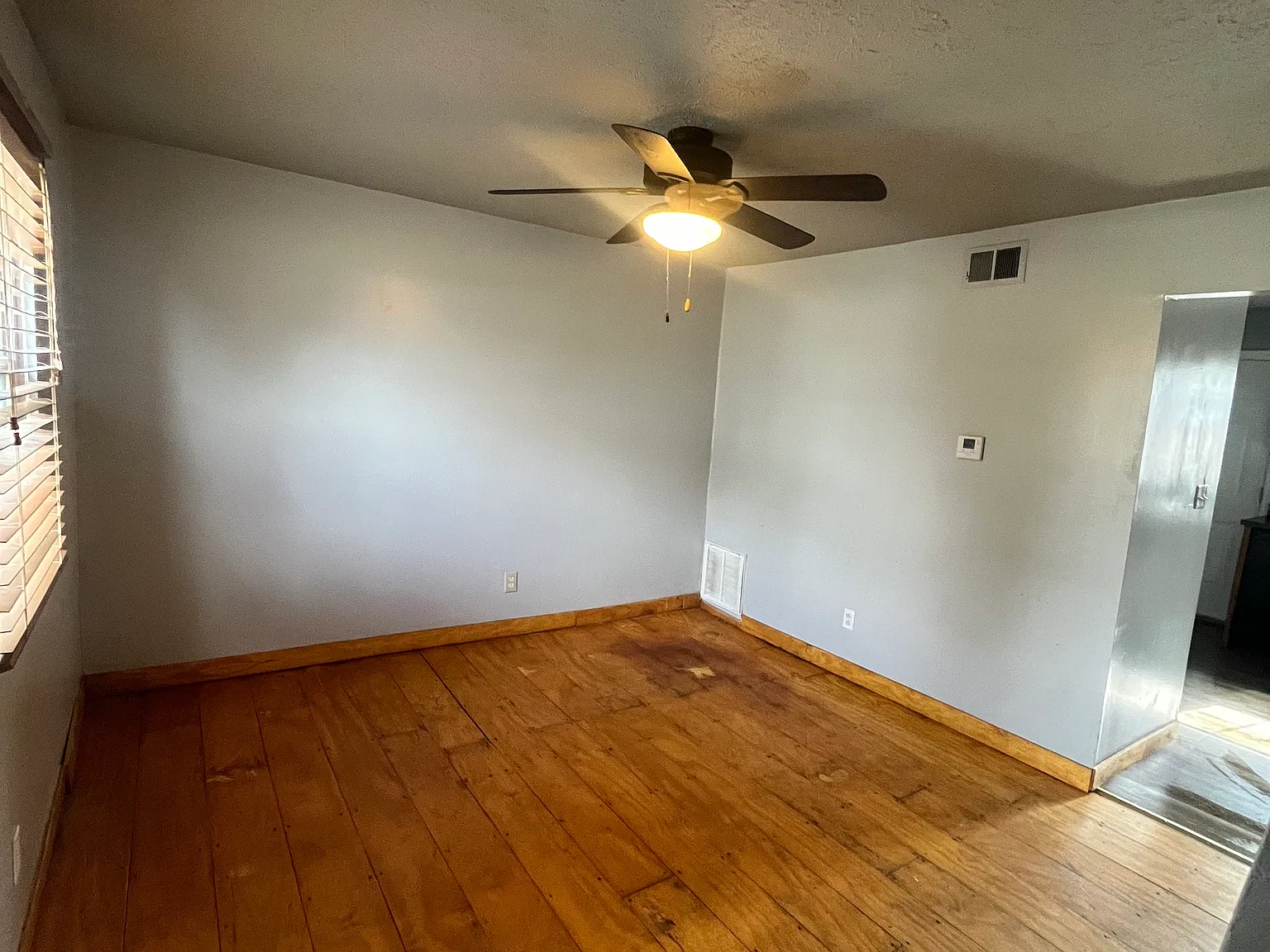2 bed, 950 sqft, $950 — Photo 3