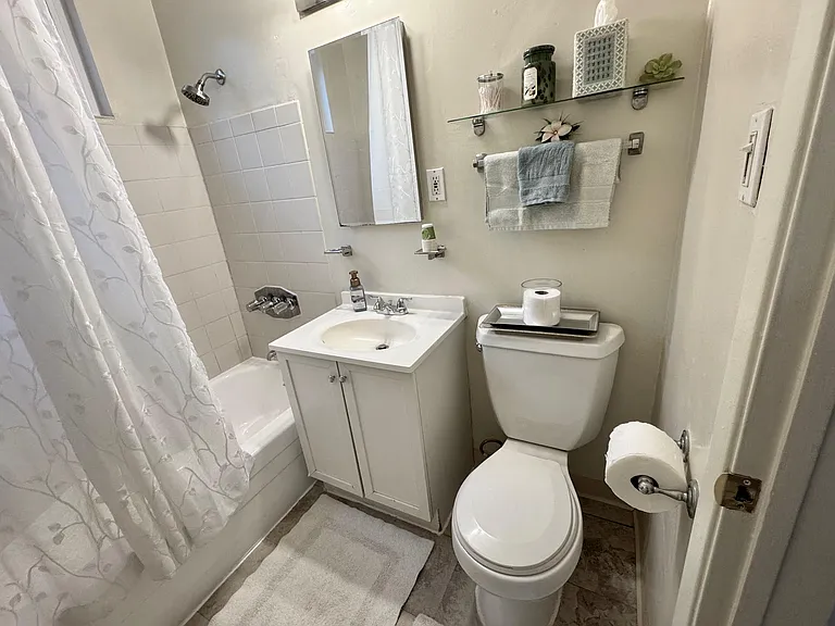 10519 Chandler Blvd #B — Photo 10