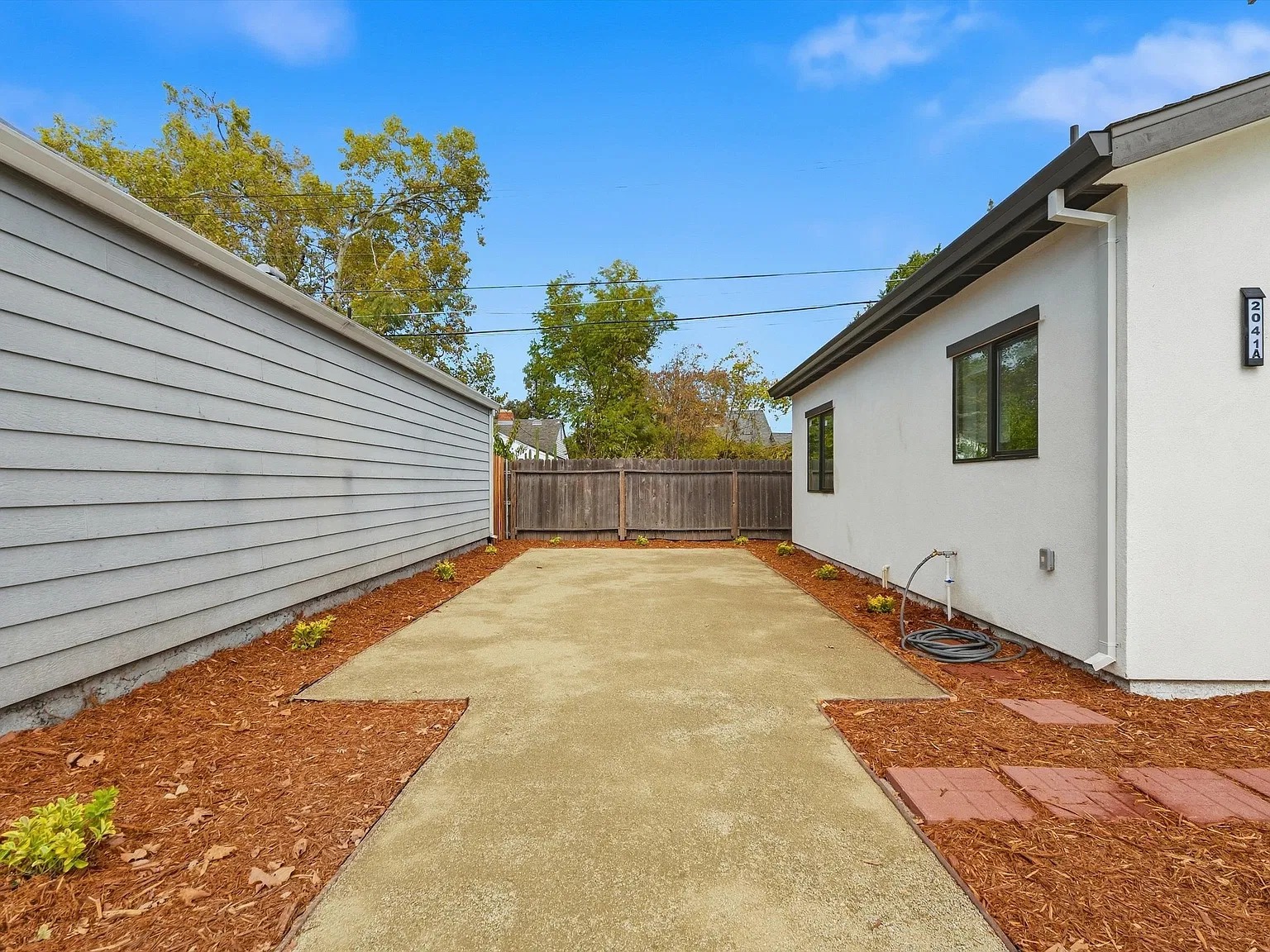 2 bed, 750 sqft, $1,850 — Photo 3