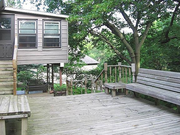 Multi-Level Deck