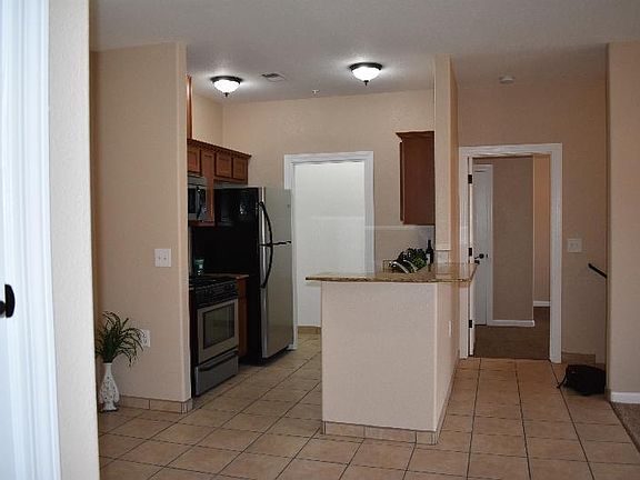 5th image of 6325 Reynolds Dr APT 102