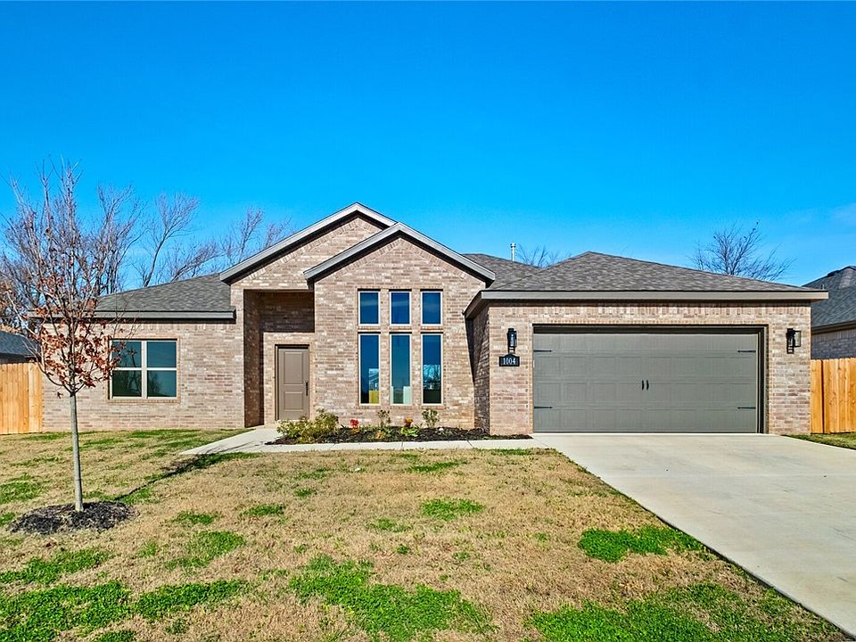 1st image of 1004 Autumn Royal Ave