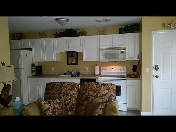 3rd image of 2550 Estero Blvd APT 21