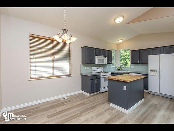 5th image of 6787 Delong Landing Cir