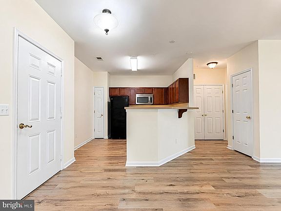 3rd image of 23520 F D R Blvd Unit 205