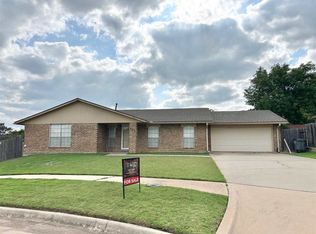 709 SW Chaucer Cir, Lawton, OK 73505