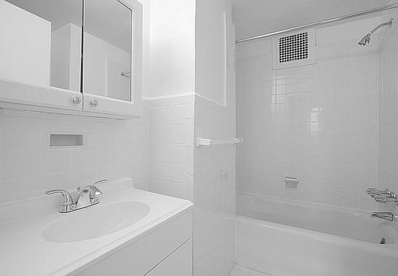 5th image of 160 W 71st St APT 9U