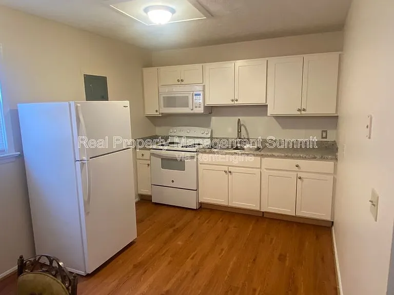 457 Steeles Fort Rd #10 — Photo 4