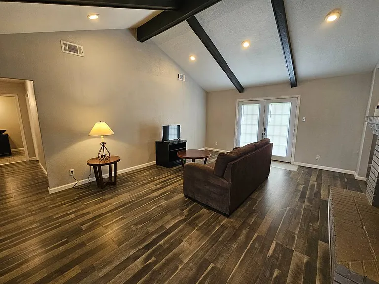 5840 Oleander St — Photo 4