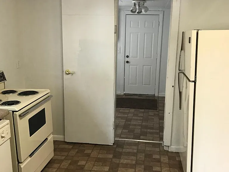 2311 SW 25th St — Photo 3
