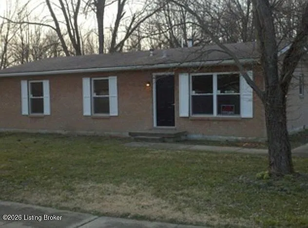 4 bed, 1.5 bath, $1,100 — Photo 1