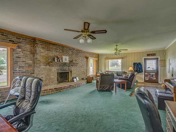 4th image of 2232 Foster Ave