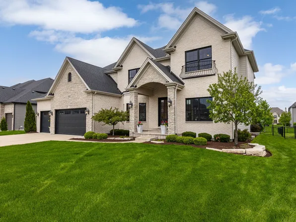 4460 Sassafras Ln, Naperville, IL 60564