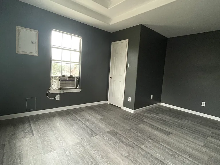 807 W Garfield Ave — Photo 6