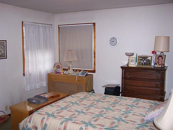 5th image of 106 S Broadview Circle Dr