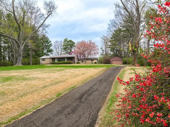 3828 W Arlington Rd, Bloomington, IN 47404