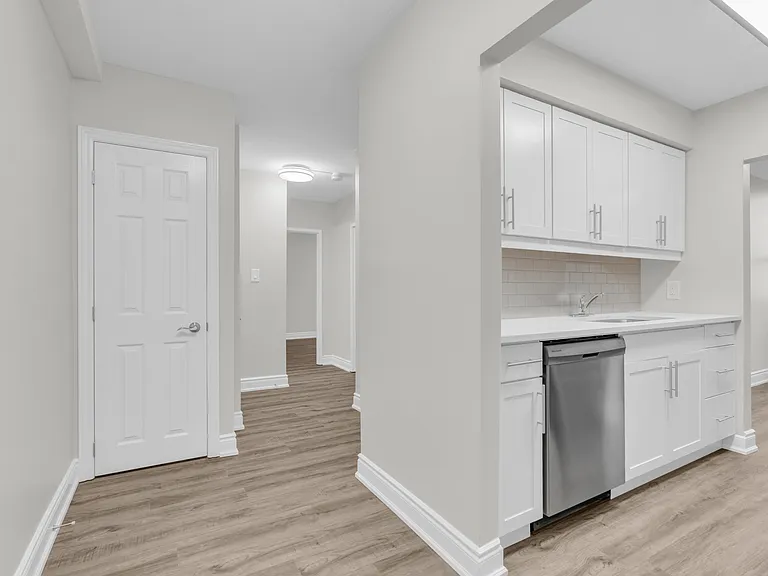 3189 King St E — Photo 43