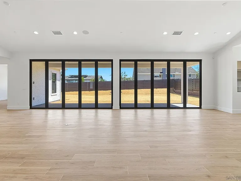 425 Bell Ranch Rd — Photo 10