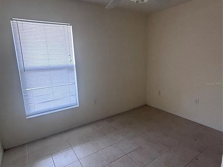 1912 Manatee Dr — Photo 8
