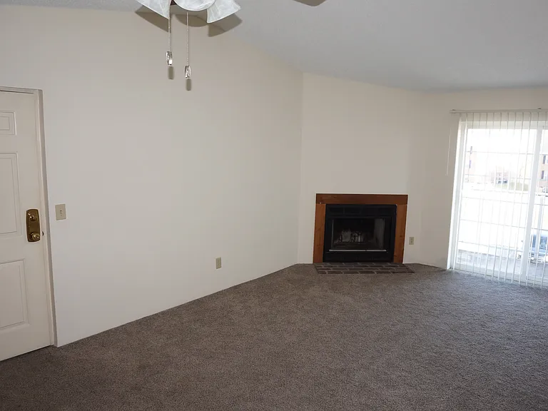 Lees Crossing Apartments — Photo 63