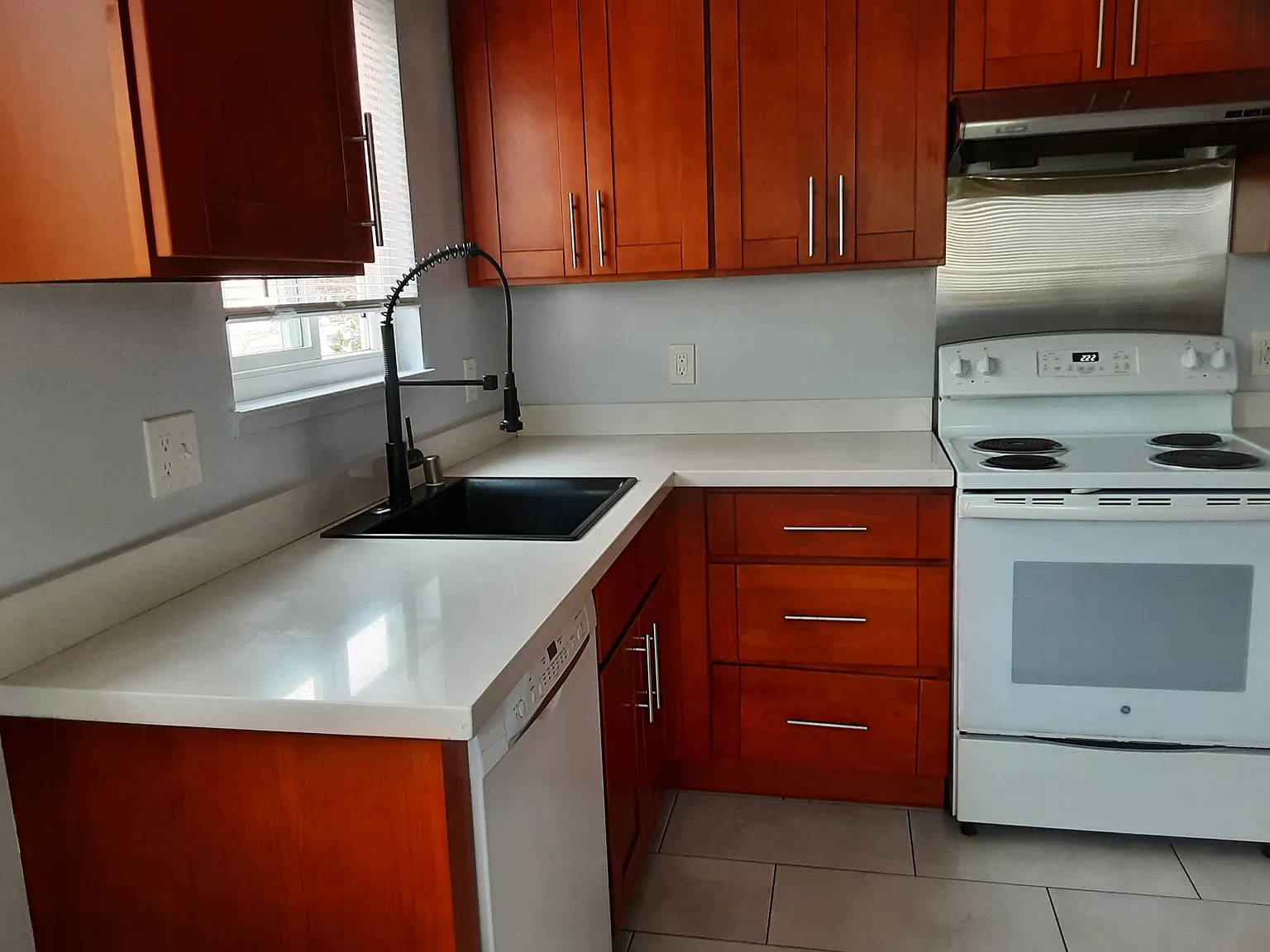 2 bed, 680 sqft, $2,700 — Photo 3