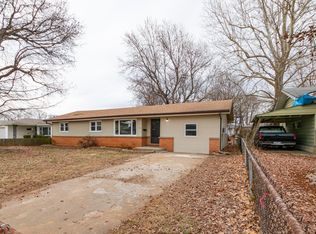 1928 S Sagamont Ave, Springfield, MO 65807