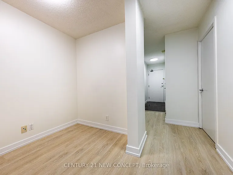 381 Front St W #501 — Photo 5