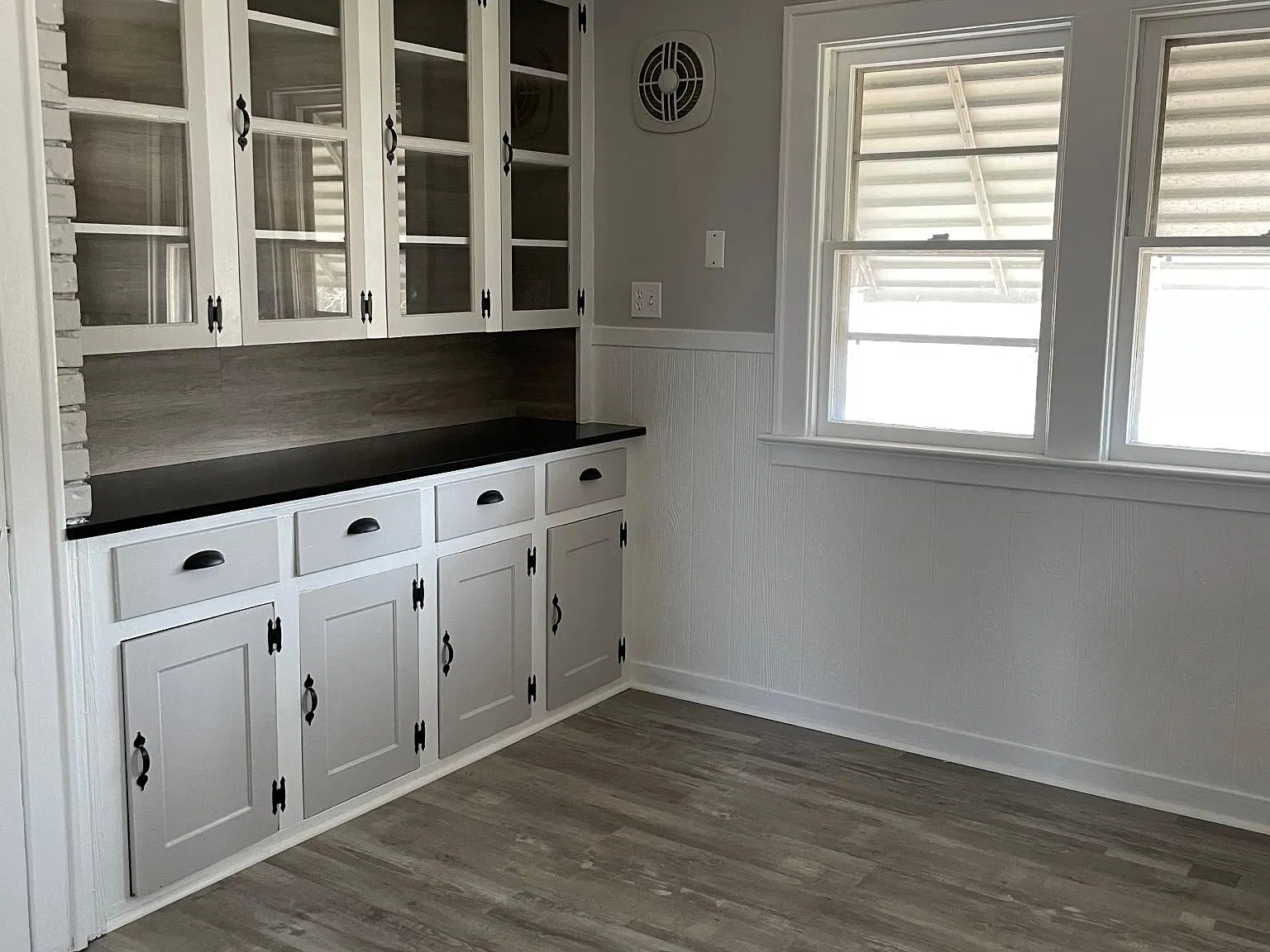 55 Ellwood Ave — Photo 3