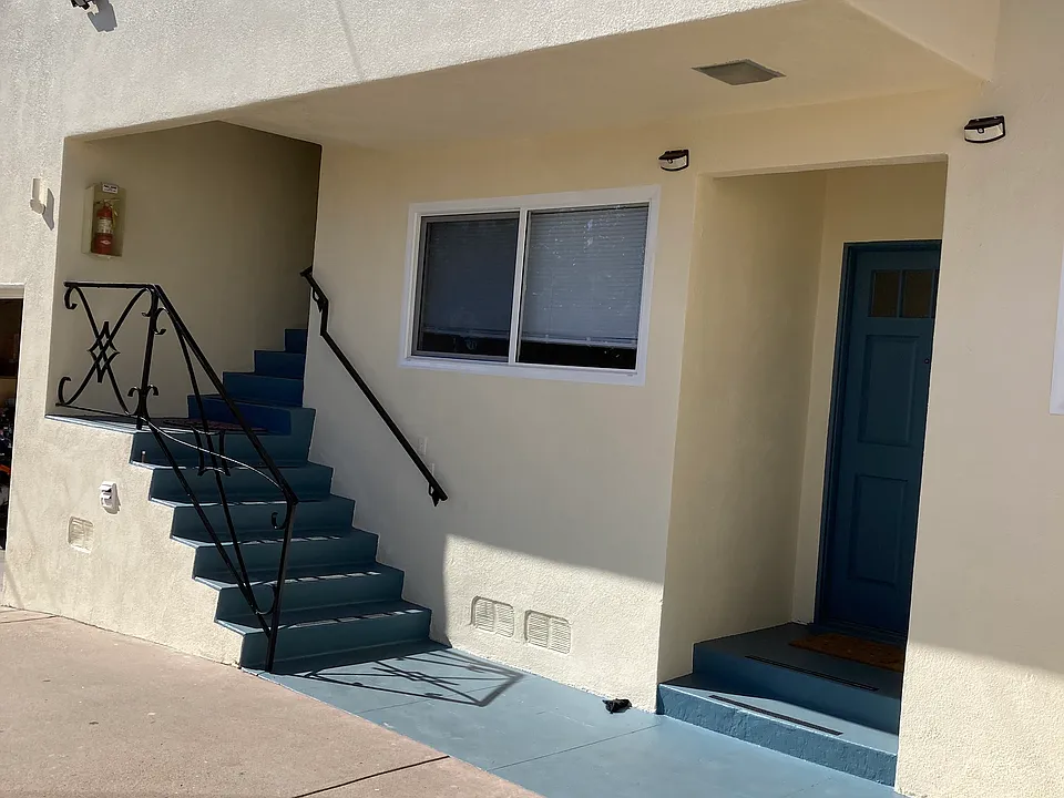 Downtown Santa Barbara. 4 bedroom/2 bath. Garage