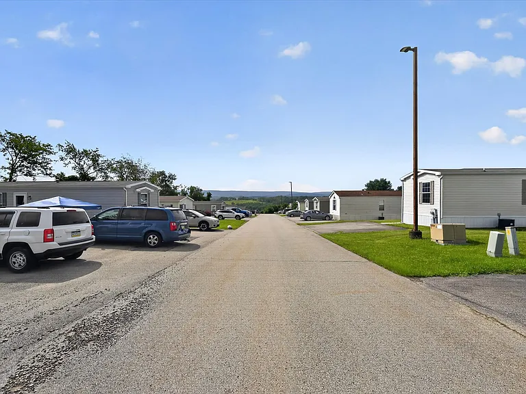 Hillside Estates — Photo 48