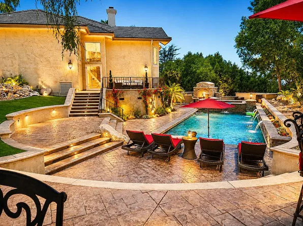 664 Manor Ridge Rd, Santa Paula, CA 93060