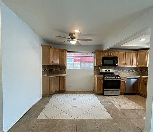 4th image of 206 Grant St APT A