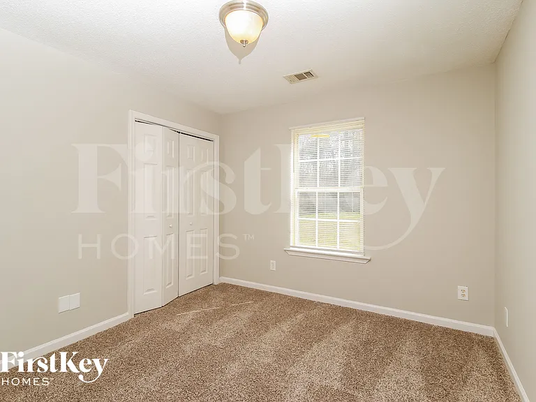 115 Kendall Ln — Photo 15