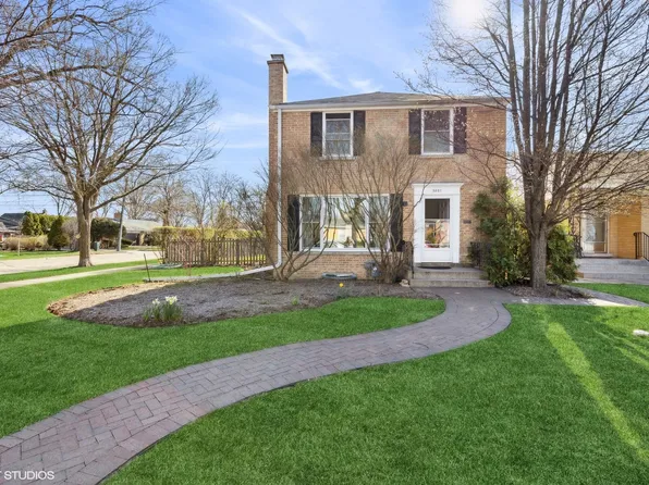 8257 Keeler Ave, Skokie, IL 60076