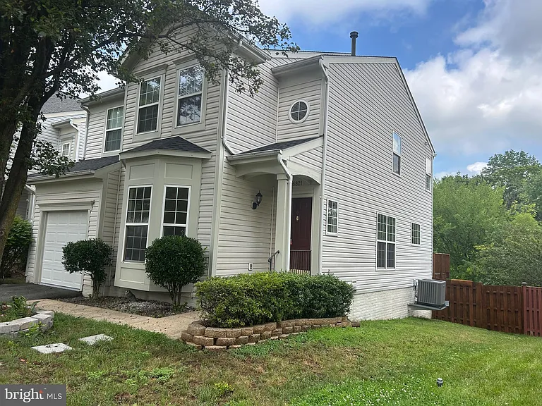 6821 Hollow Glen Ct — Photo 24