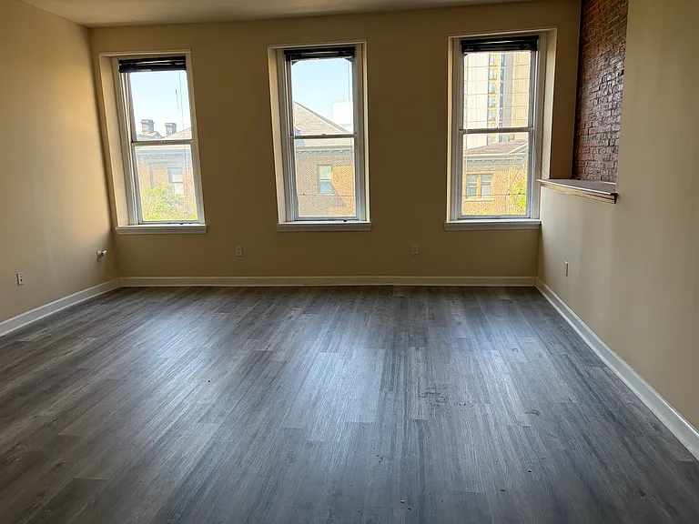 334 S Broad St #3 — Photo 8