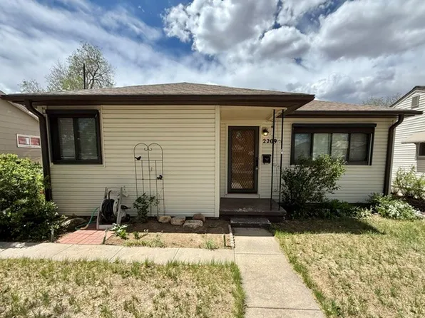 2209 Macon St, Aurora, CO 80010